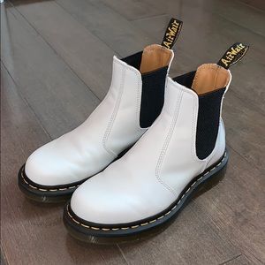 White Chelsea Boot Doc Martens
